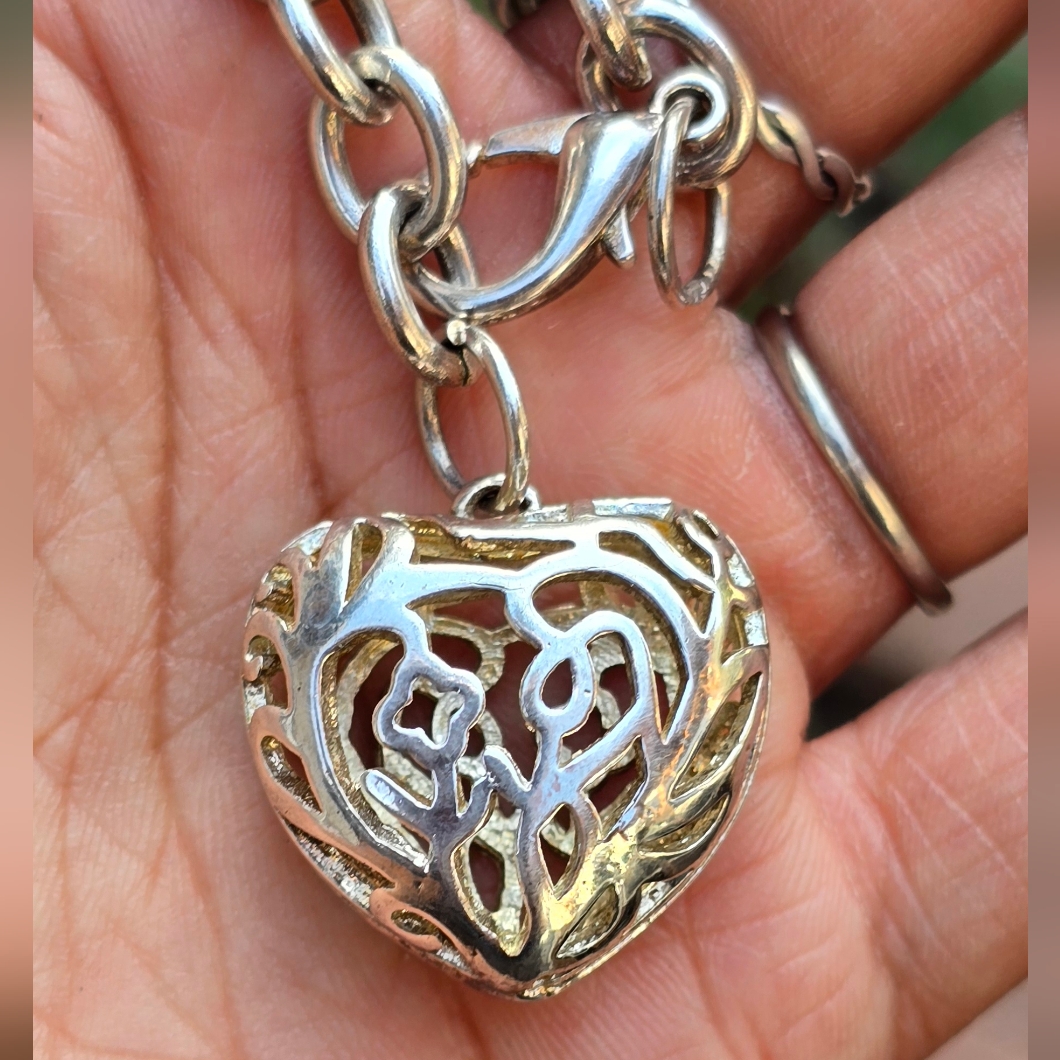 Cute Chunky Silver Curb Chain Bracelet With Puffy Filigree Flower Heart 40$